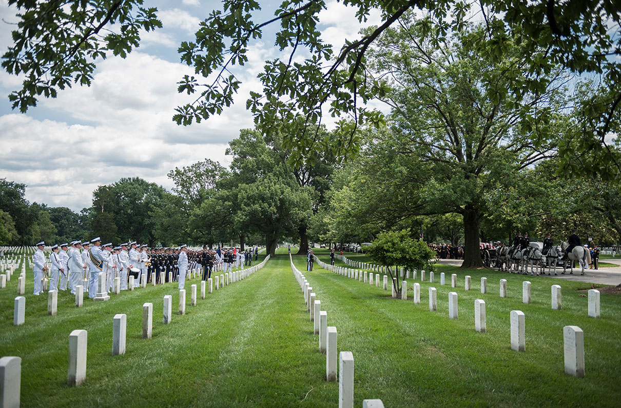 Congress Directs Army Secretary To Finalize Arlington Burial Criteria