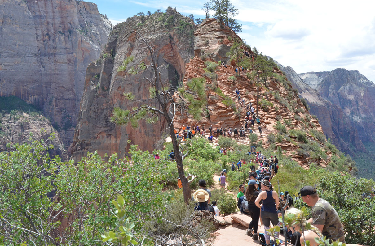 Lawmakers: Save Spots at Crowded National Parks for Servicemembers, Vets