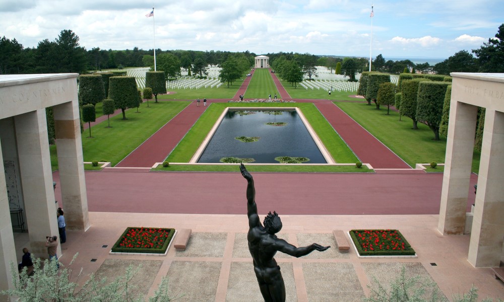 dday80-cemetery-internal.jpg