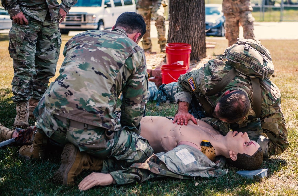 Proposed Course Would Teach Non-Medics More to Save Wounded Battle Buddies